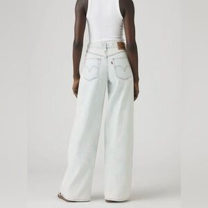 Levi's Women's 94 Light Wash Baggy Wide Leg Jeans